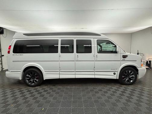 2025 GMC Savana 2500 Work Van