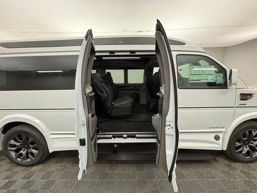 2025 GMC Savana 2500 Work Van