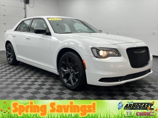 2023 Chrysler 300 Touring