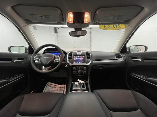 2023 Chrysler 300 Touring