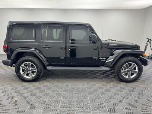 Black Clearcoat 2021 Jeep Wrangler Unlimited Sahara