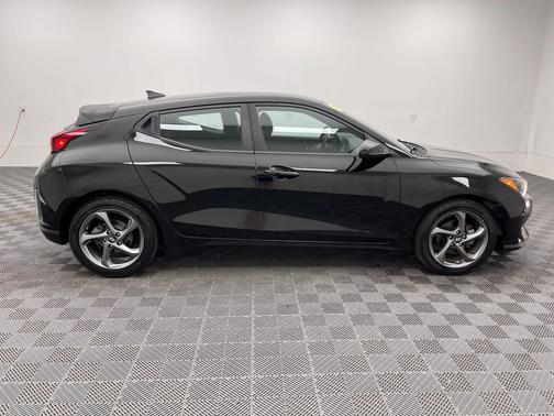 Phantom Black 2019 Hyundai Veloster 2