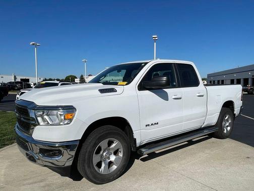Bright White Clearcoat 2022 RAM 1500 Big Horn/Lone Star