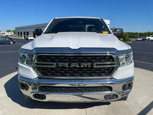 Bright White Clearcoat 2022 RAM 1500 Big Horn/Lone Star