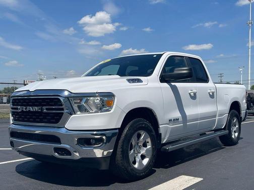Bright White Clearcoat 2022 RAM 1500 Big Horn/Lone Star
