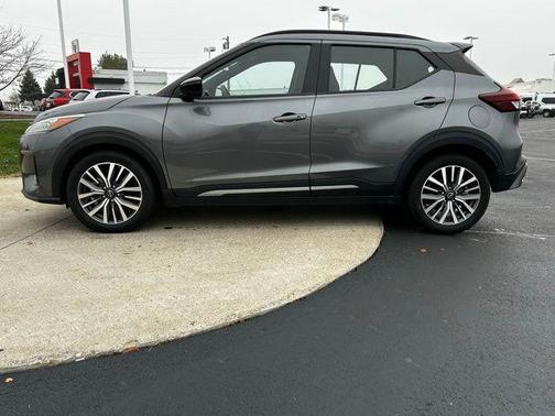 2024 Nissan Kicks SR