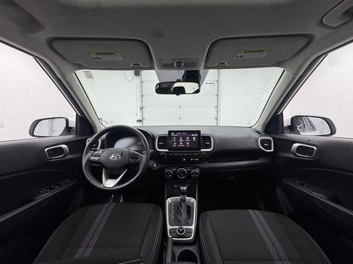 Lunar White 2025 Hyundai VENUE SEL