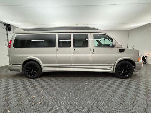 2025 GMC Savana 2500 Work Van