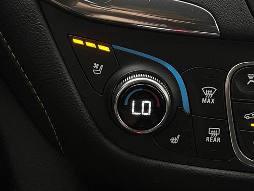Silver Ice Metallic 2020 Chevrolet Equinox L