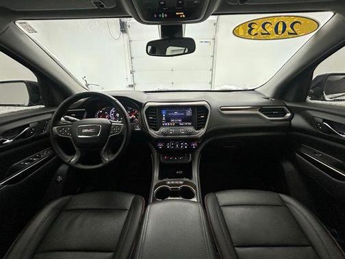 2023 GMC Acadia AWD AT4