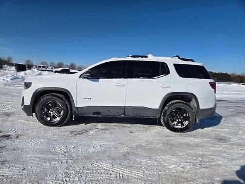 2023 GMC Acadia AWD AT4