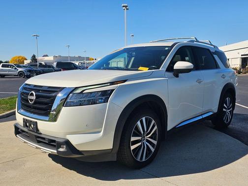 2022 Nissan Pathfinder Platinum 4WD