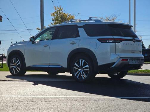 2022 Nissan Pathfinder Platinum 4WD