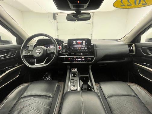 2022 Nissan Pathfinder Platinum 4WD