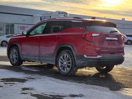 2022 GMC Terrain SLT