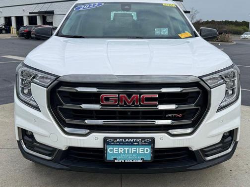 Summit White 2022 GMC Terrain AWD AT4