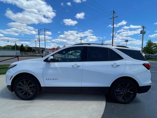 Summit White 2023 Chevrolet Equinox FWD RS