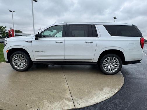 White Frost Tricoat 2023 GMC Yukon XL Denali