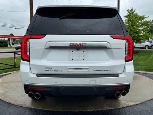White Frost Tricoat 2023 GMC Yukon XL Denali