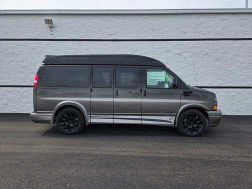 2025 GMC Savana 2500 Work Van