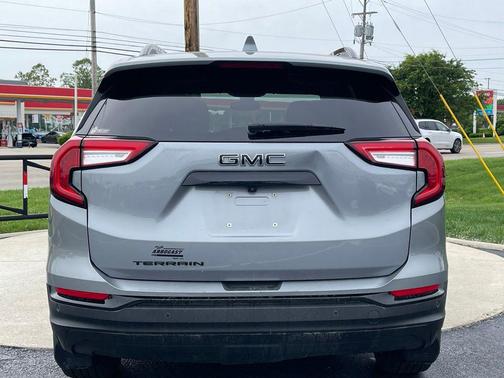 Sterling Metallic 2024 GMC Terrain SLE