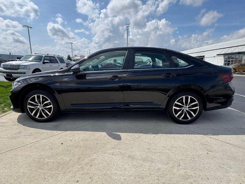 2025 Volkswagen Jetta 1.5T SE