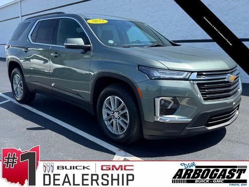 Silver Sage Metallic 2023 Chevrolet Traverse LT Cloth