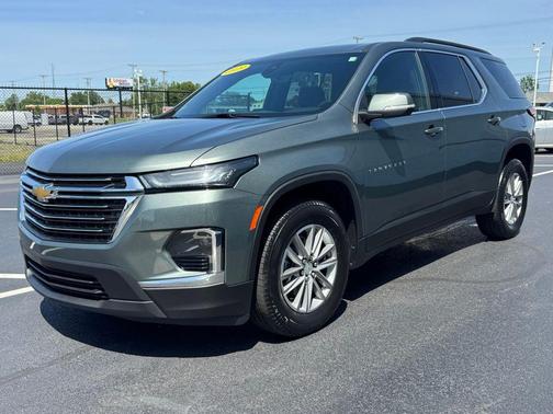 Silver Sage Metallic 2023 Chevrolet Traverse LT Cloth