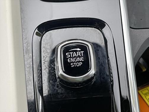 2022 Volvo XC60 B5 Inscription