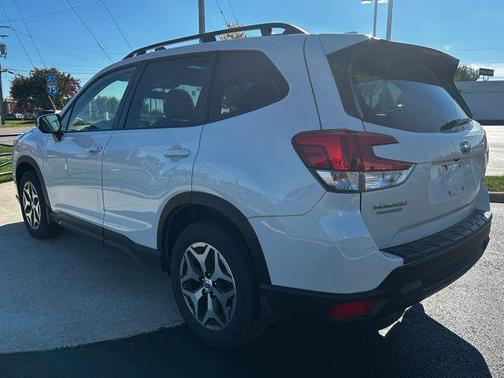 2022 Subaru Forester Premium