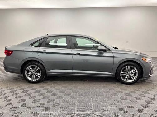 Platinum Gray Metallic 2024 Volkswagen Jetta 1.5T SE