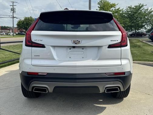 2022 Cadillac XT4 Premium Luxury