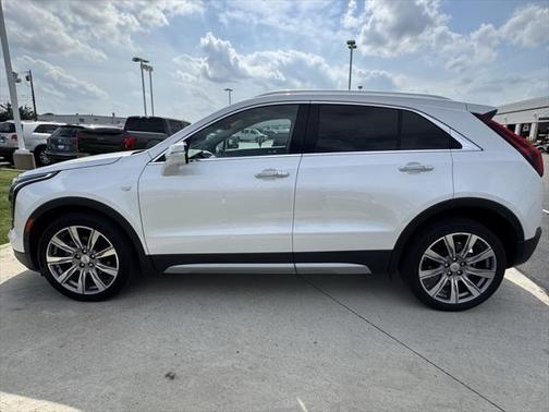2022 Cadillac XT4 Premium Luxury