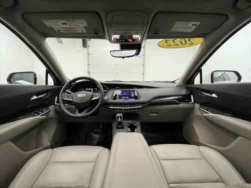 2022 Cadillac XT4 Premium Luxury
