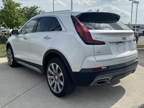 2022 Cadillac XT4 Premium Luxury