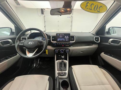 2023 Hyundai VENUE SEL
