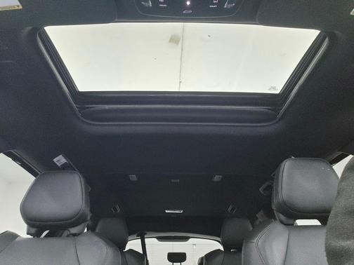 2025 Toyota Sienna Platinum