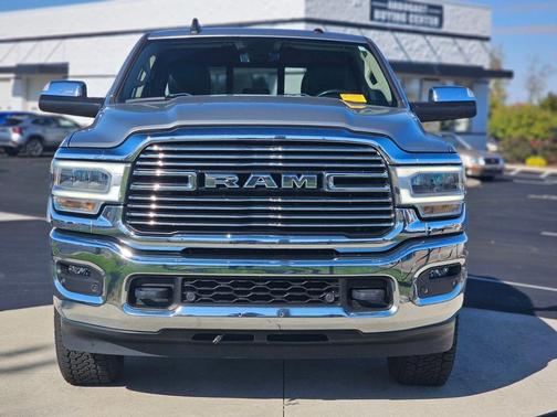 2020 RAM 2500 Laramie Crew Cab 4X4 6'4' Box