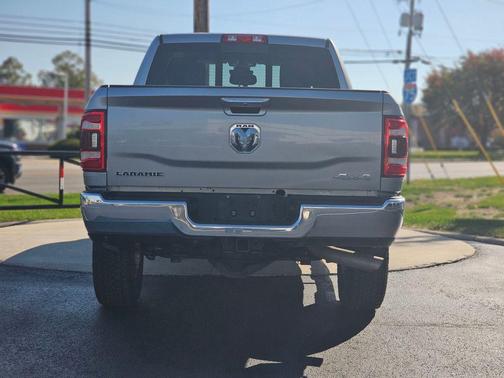 2020 RAM 2500 Laramie Crew Cab 4X4 6'4' Box