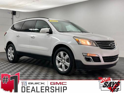 Iridescent Pearl Tricoat 2016 Chevrolet Traverse 1LT