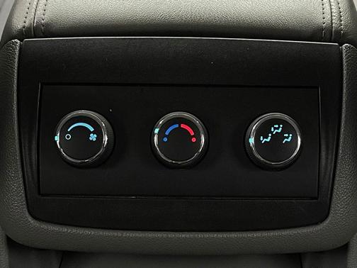 Iridescent Pearl Tricoat 2016 Chevrolet Traverse 1LT