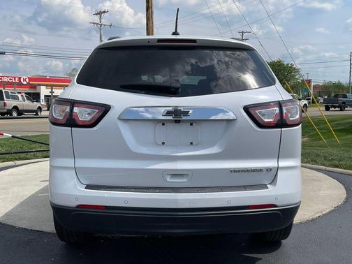 Iridescent Pearl Tricoat 2016 Chevrolet Traverse 1LT