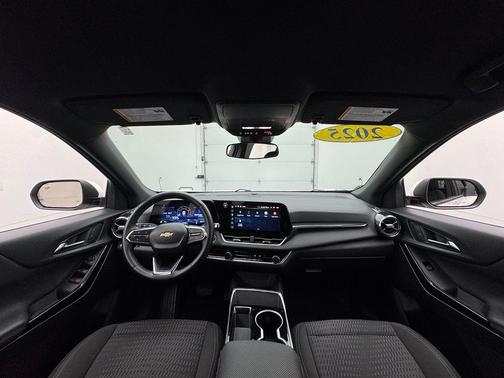 Summit White 2025 Chevrolet Equinox 1LT