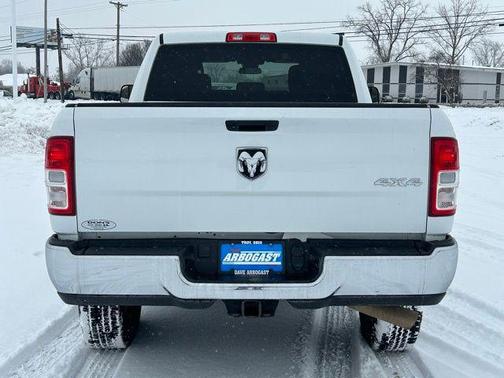 2021 RAM 2500 Big Horn Crew Cab 4x4 6'4' Box