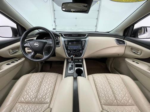 White 2019 Nissan Murano Platinum