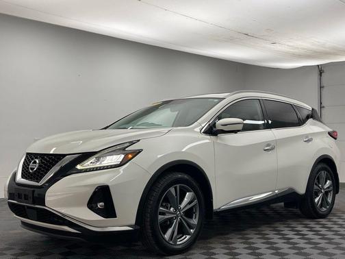 White 2019 Nissan Murano Platinum
