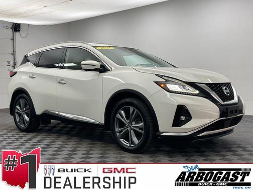 White 2019 Nissan Murano Platinum
