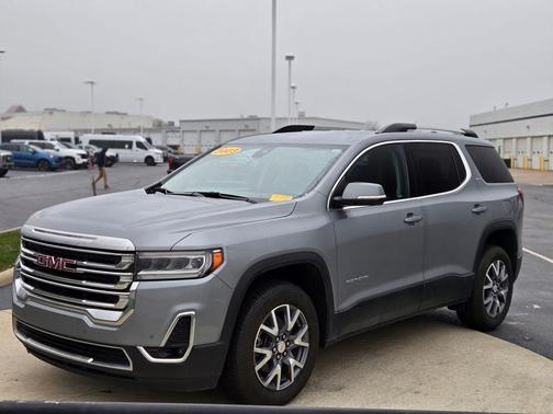 2023 GMC Acadia SLT