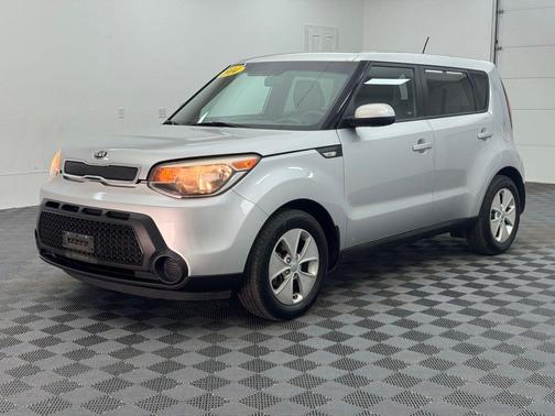 Bright Silver 2014 Kia Soul Base