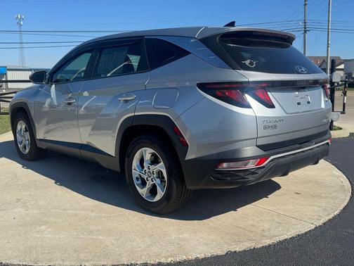 2022 Hyundai TUCSON SE